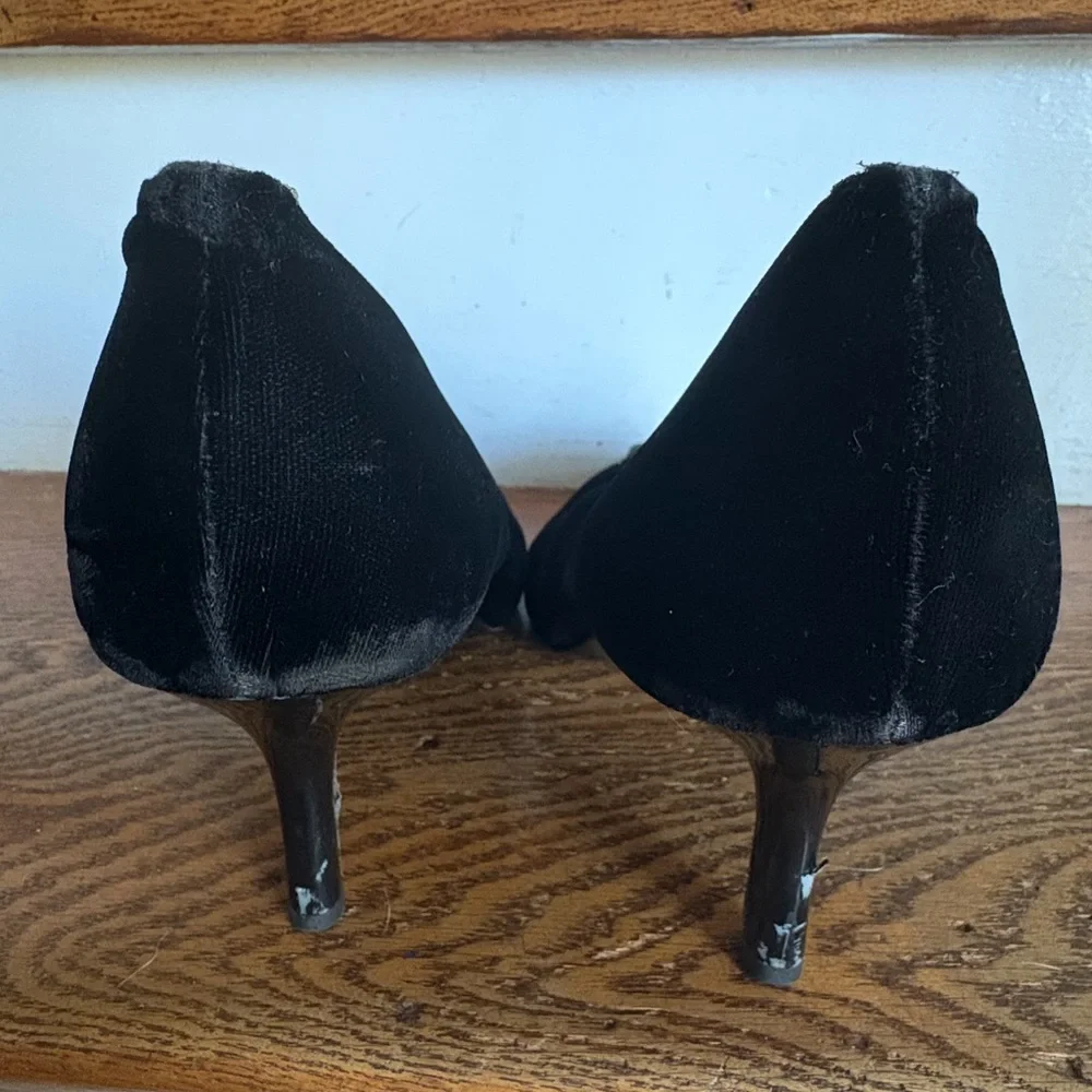 Tory Burch Black Velvet Eleanor 65‎ MM Heels Size 11 Flaw: Wear